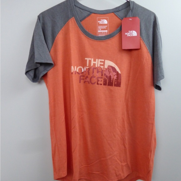 The North Face Baseball Style Tees 2 T-Shirt Set NWT Colorblock Mountain Logo - Picture 8 of 11